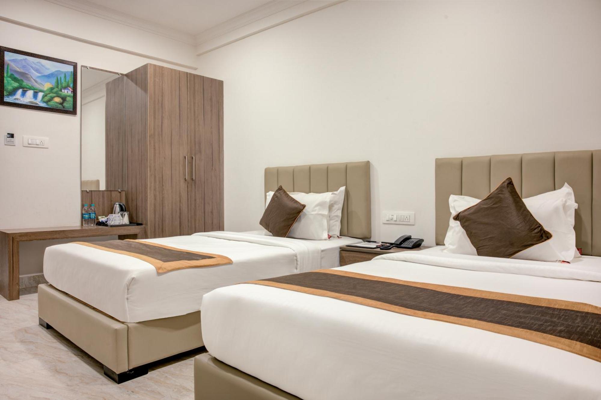 Yelahanka Hotel Sterling Inn Bangalore International Airport מראה חיצוני תמונה