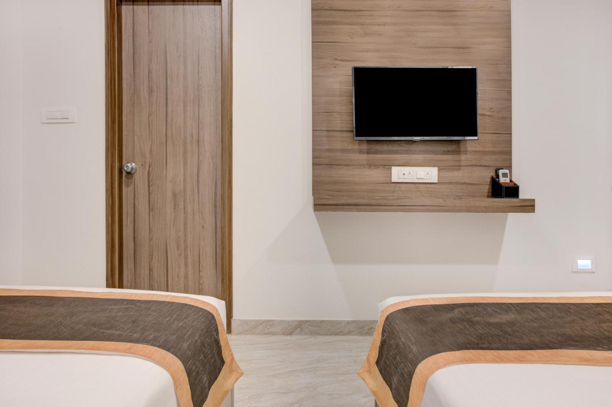Yelahanka Hotel Sterling Inn Bangalore International Airport מראה חיצוני תמונה