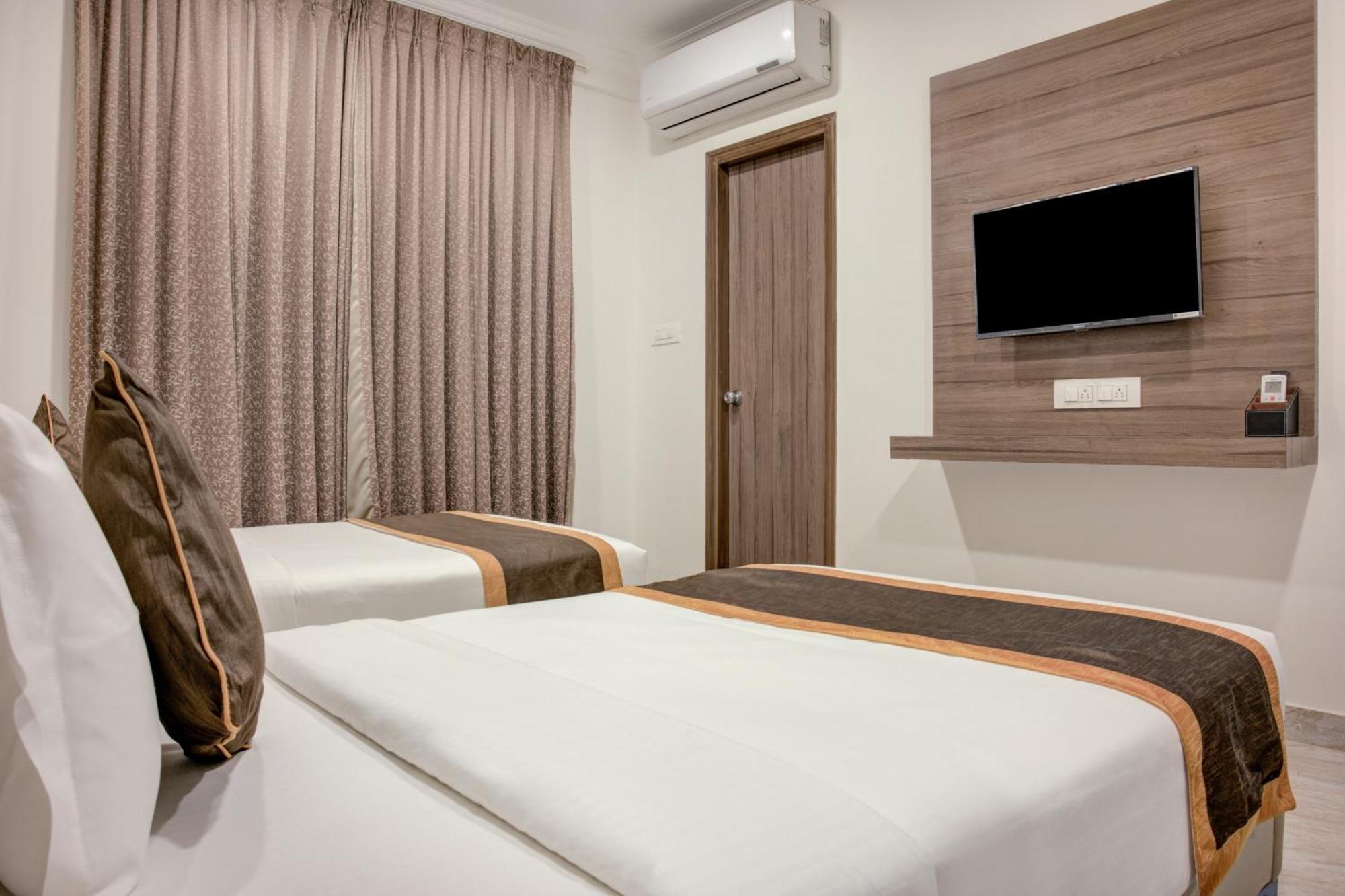 Yelahanka Hotel Sterling Inn Bangalore International Airport מראה חיצוני תמונה