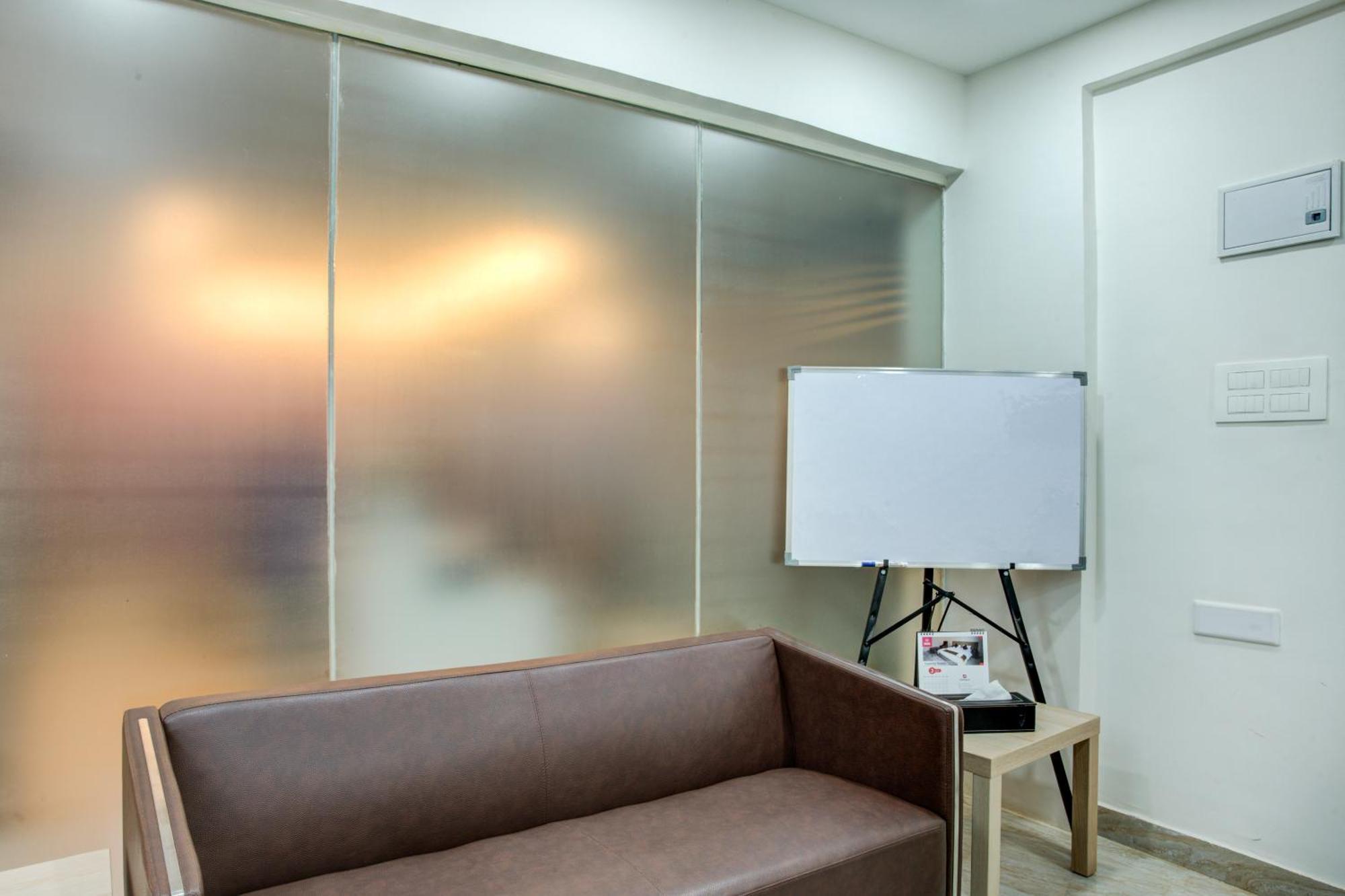 Yelahanka Hotel Sterling Inn Bangalore International Airport מראה חיצוני תמונה