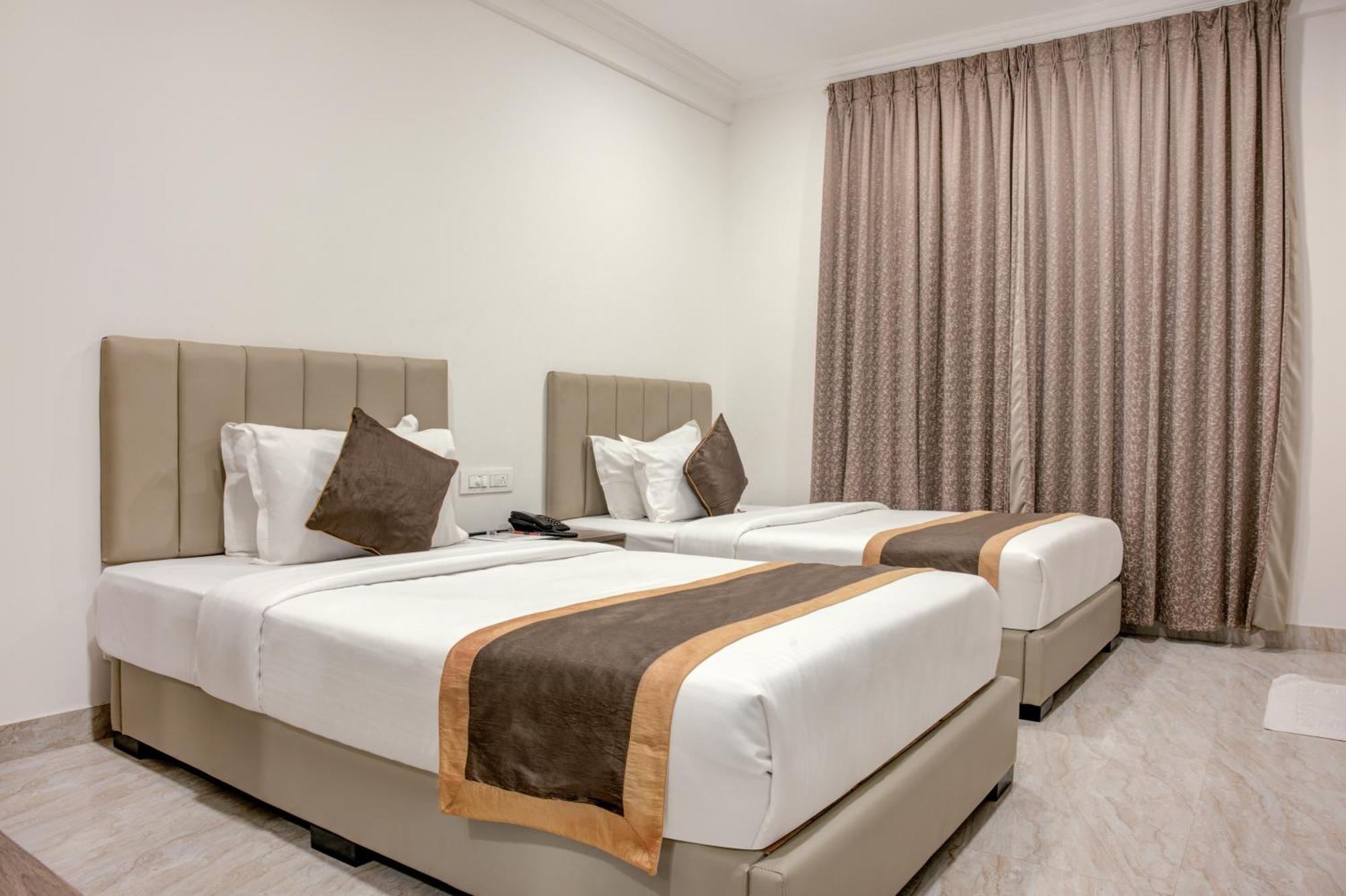 Yelahanka Hotel Sterling Inn Bangalore International Airport מראה חיצוני תמונה