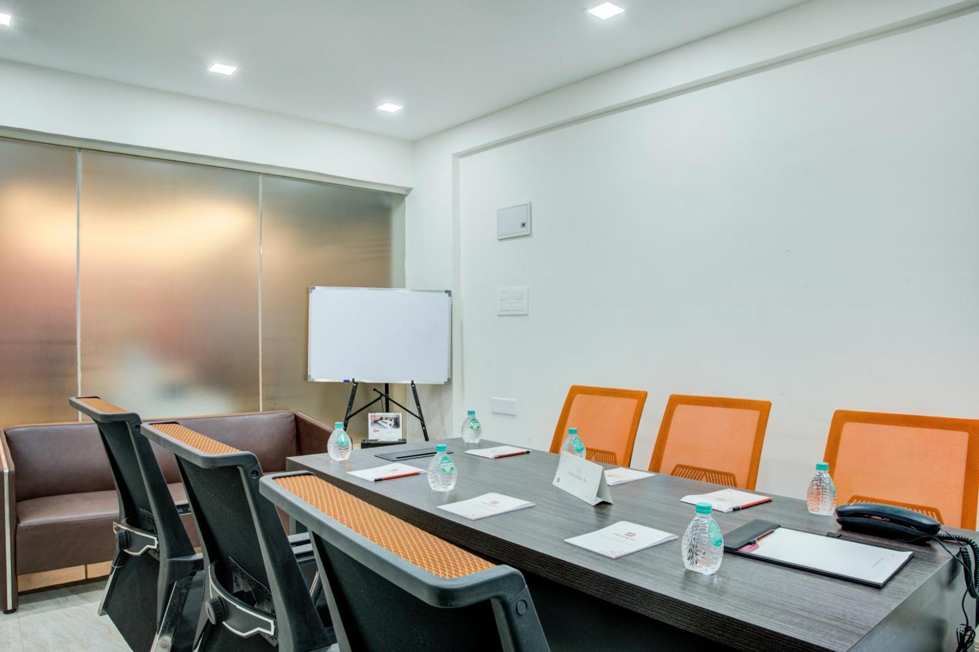 Yelahanka Hotel Sterling Inn Bangalore International Airport מראה חיצוני תמונה