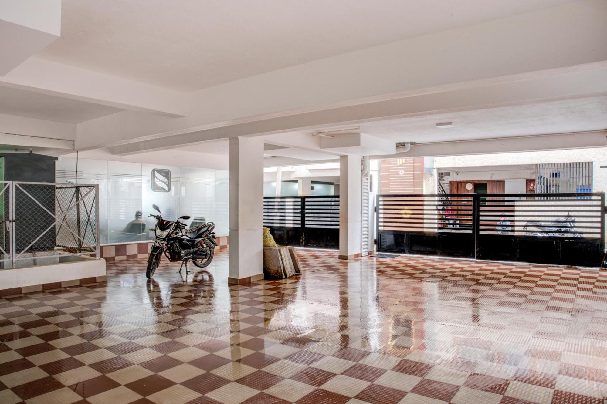 Yelahanka Hotel Sterling Inn Bangalore International Airport מראה חיצוני תמונה
